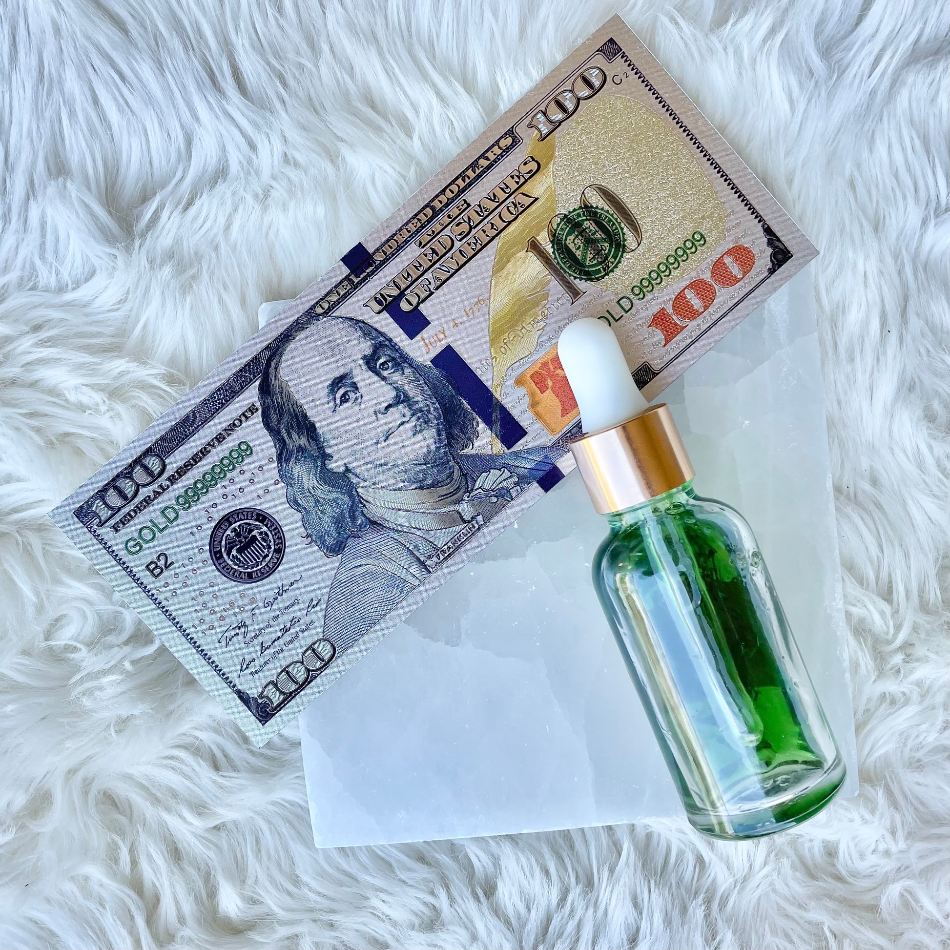OWO OIL  Money Drawing Oil