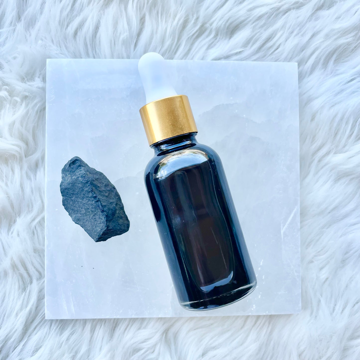 IDAABO OIL  Shungite Protection & Jinx Removing Oil